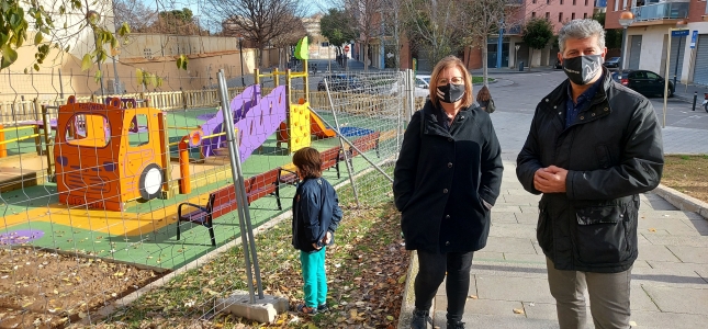 El parques infantiles de la plaza Bernardí Martorell y el paseo Macià de Cambrils abrirán esta semana.