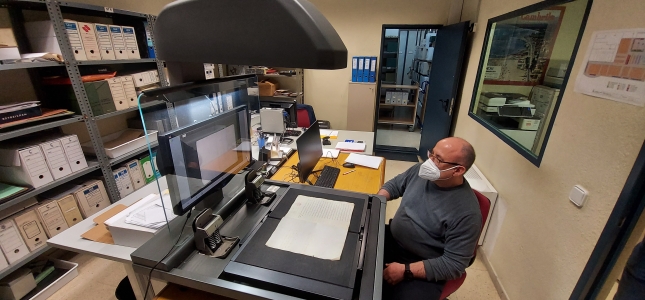 El Archivo Municipal incorpora un escáner cenital a su equipamiento. El Archivo Municipal incorpora un escáner cenital a su equipamiento.