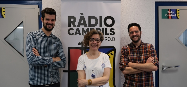 Radio Cambrils celebra 30 años de emisiones con un programa especial desde el Paseo Miramar.