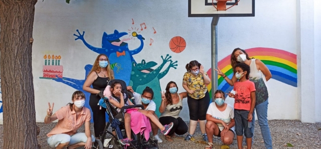 La Fundación "La Caixa" colabora con el esparcimiento para personas con discapacidad psíquica Gripau Blau de Cambrils.